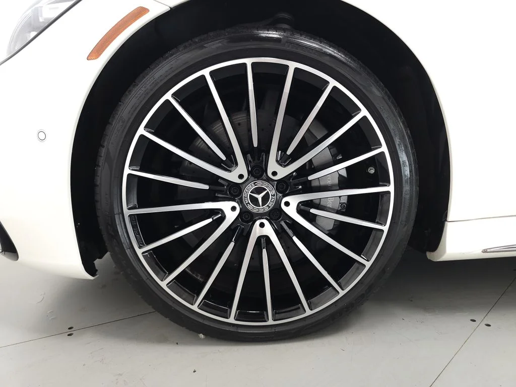 Used 2023 MANUFAKTUR Diamond White Mercedes-Benz S 580 image 39