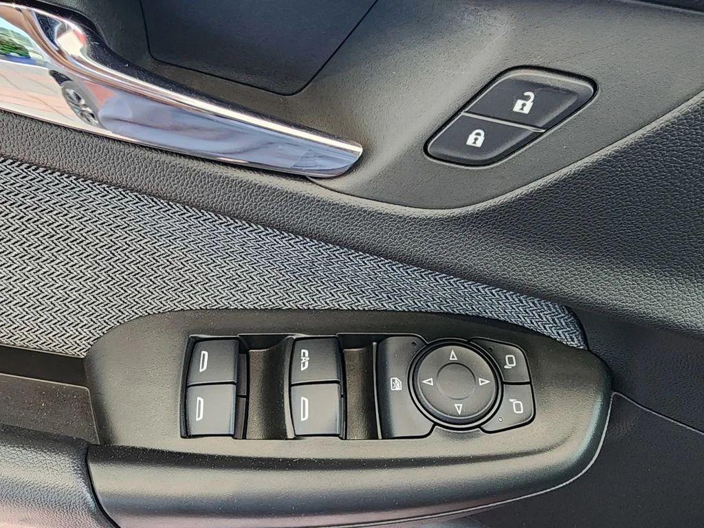 Used 2023 Red Chevrolet LT image 40
