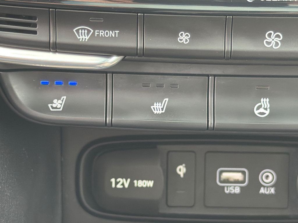 Used 2019 Red Hyundai Ultimate image 31
