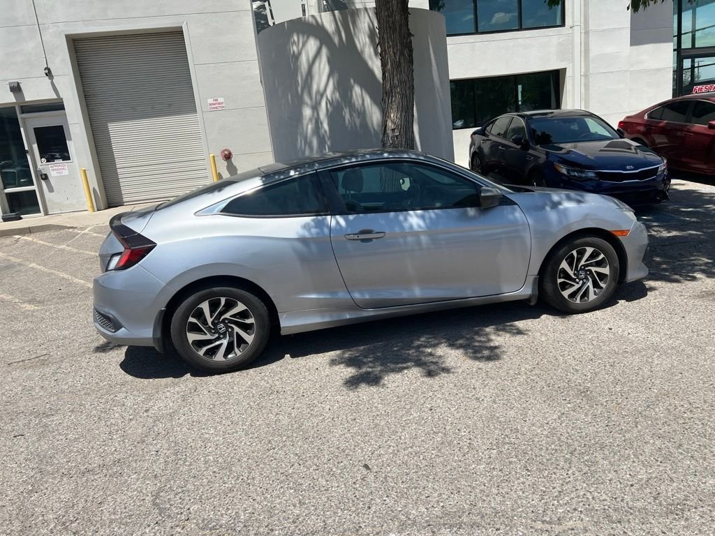 Used 2017  Honda LX-P image 7