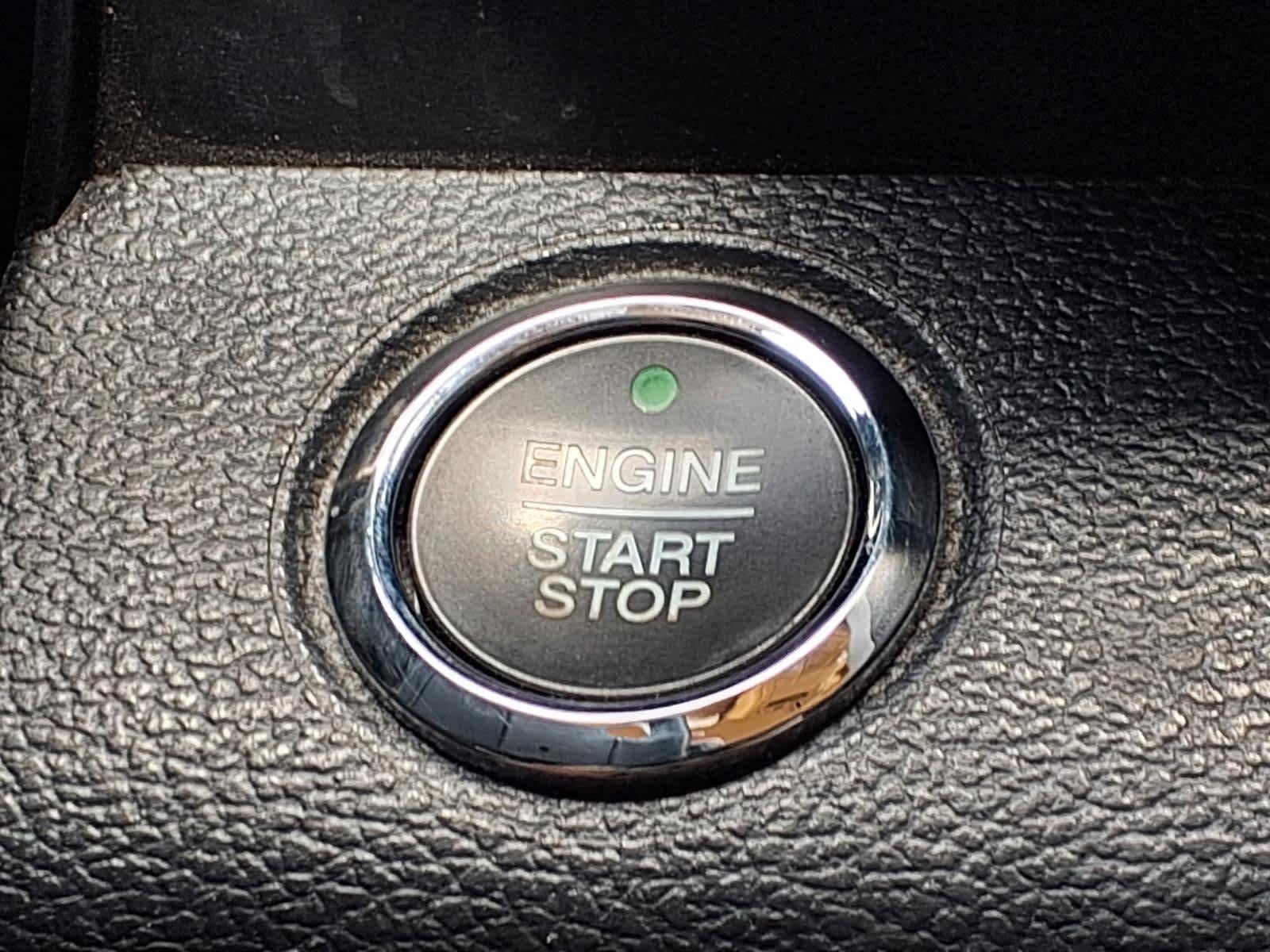 Used 2022 Star White Metallic Tri-Coat Ford LARIAT image 18