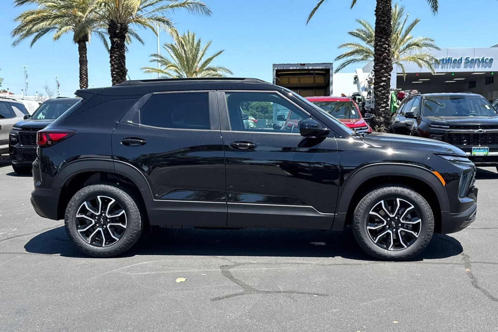 New 2026 Mosaic Black Metallic Chevrolet ACTIV image 2