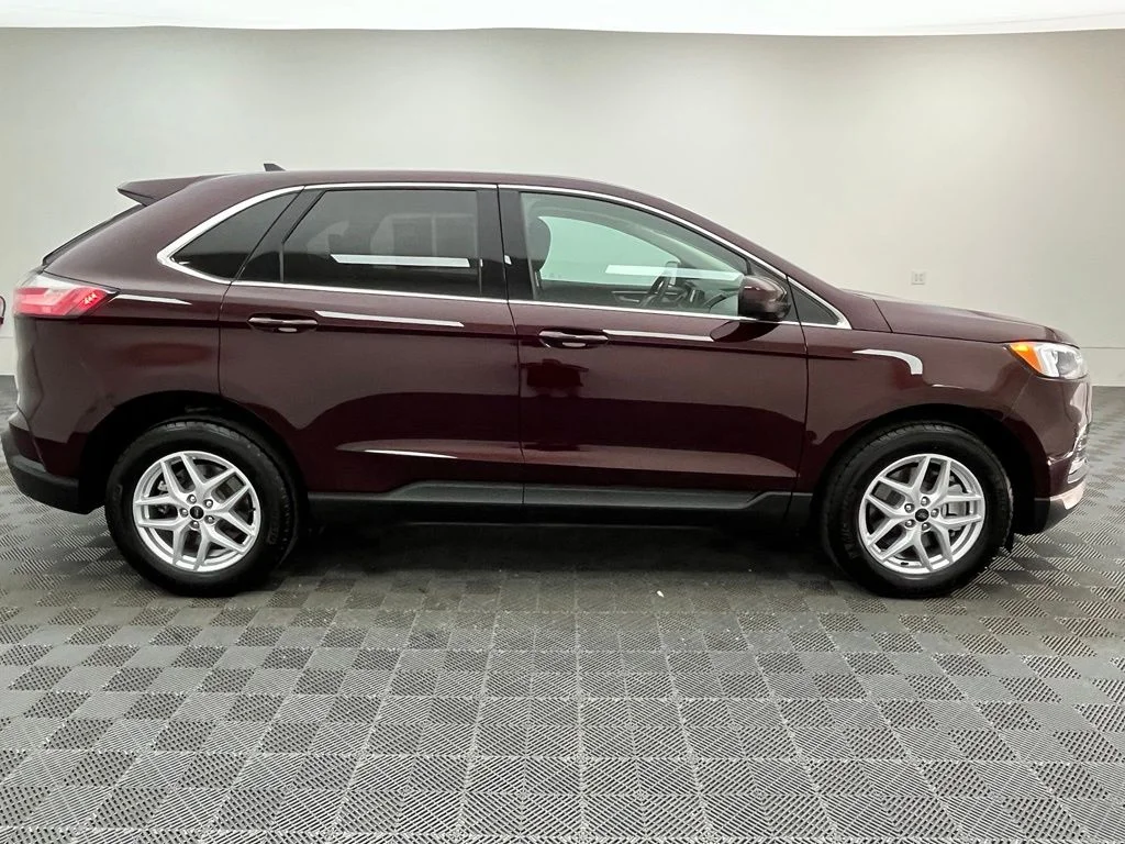 Used 2023 Red Ford SEL image 7