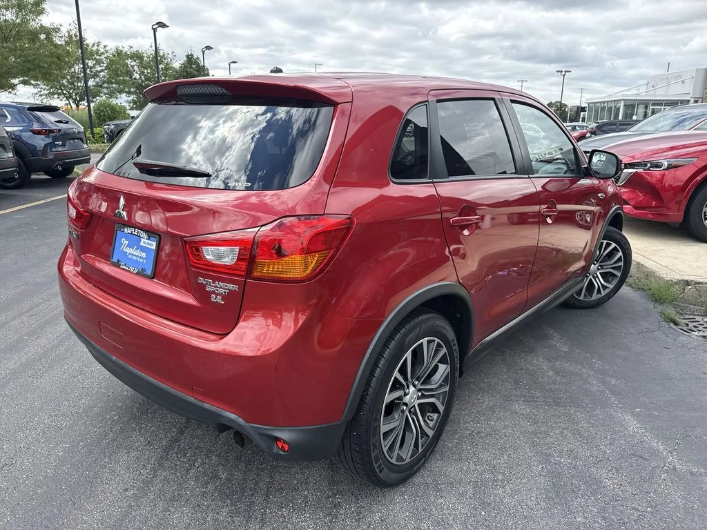 Used 2016  Mitsubishi ES image 3