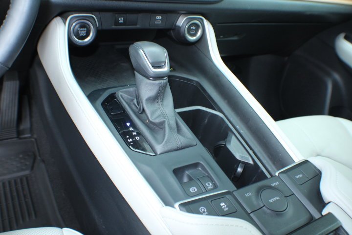 Certified Used 2024 Wind Chill Pearl Toyota Limited image 11