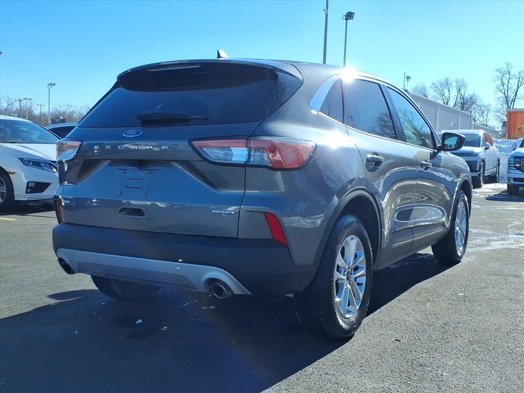 Used 2022 Carbonized Gray Ford SE image 5