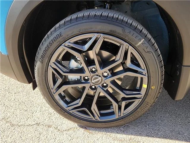 New 2026 XLD 2T ICE Black Nissan SR Front-Wheel Drive image 5