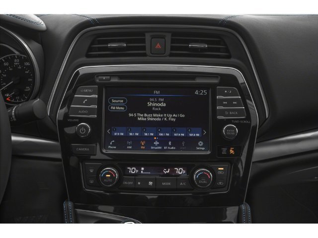 Used 2022 White Nissan SV image 7