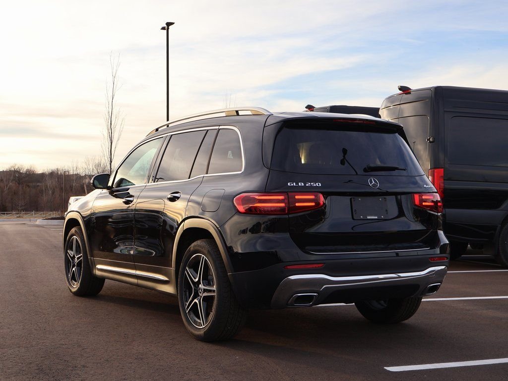 New 2026 Night Black Mercedes-Benz GLB 250 image 5