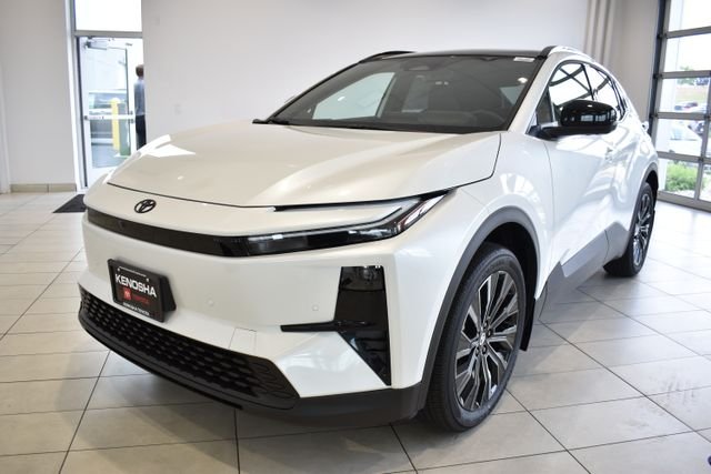 New 2026 Wind Chill Pearl <sup>1</sup> Toyota  XSE image 2