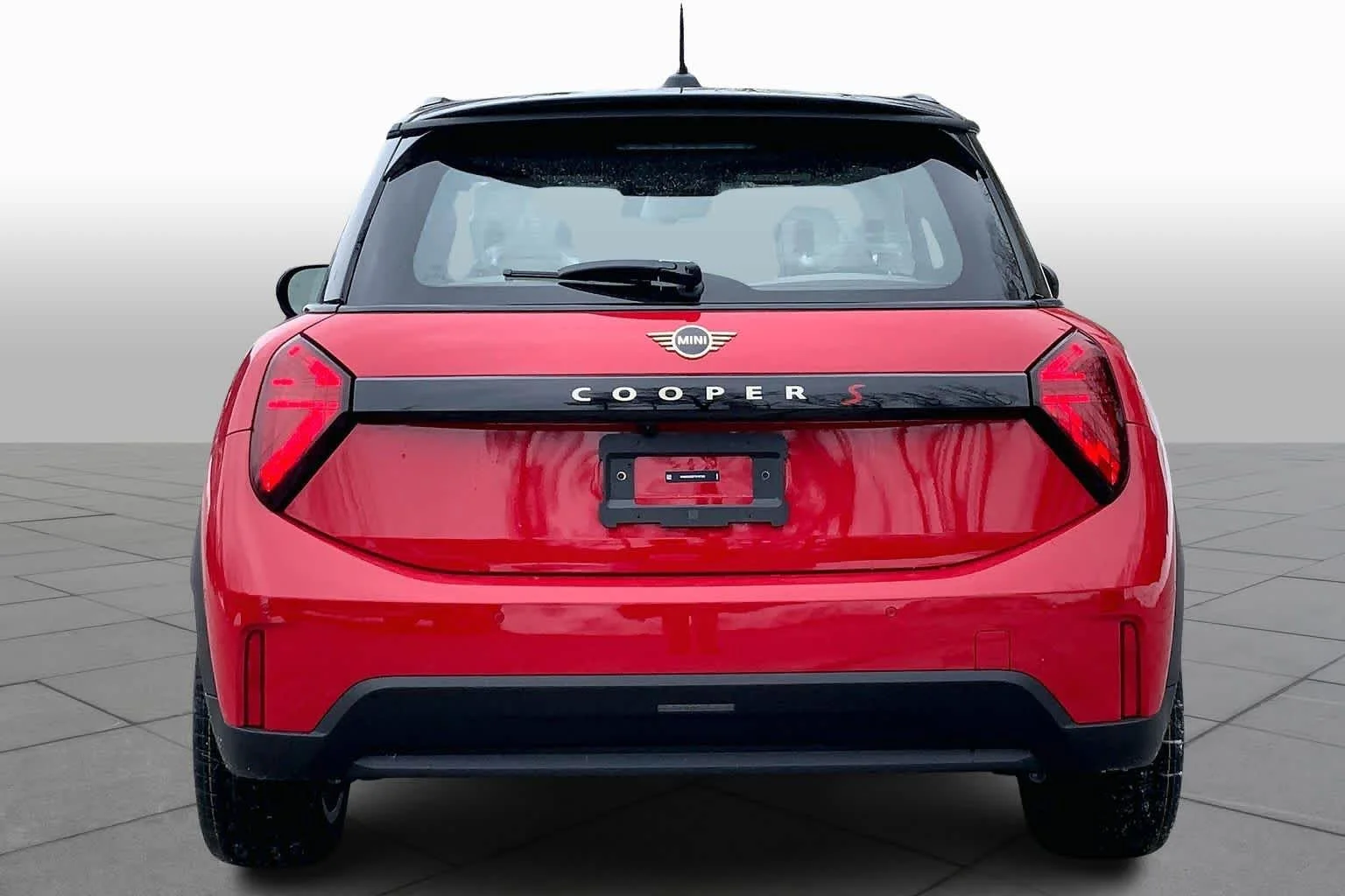 New 2026 Chili Red II MINI Iconic image 4