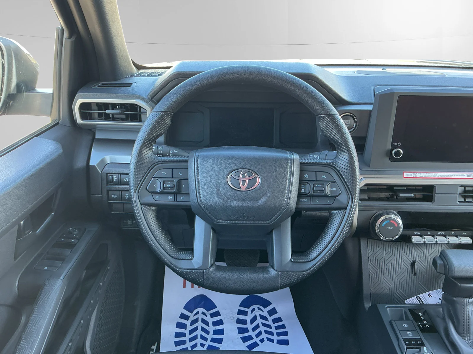 2026 Toyota Tacoma SR5 - Photo 12