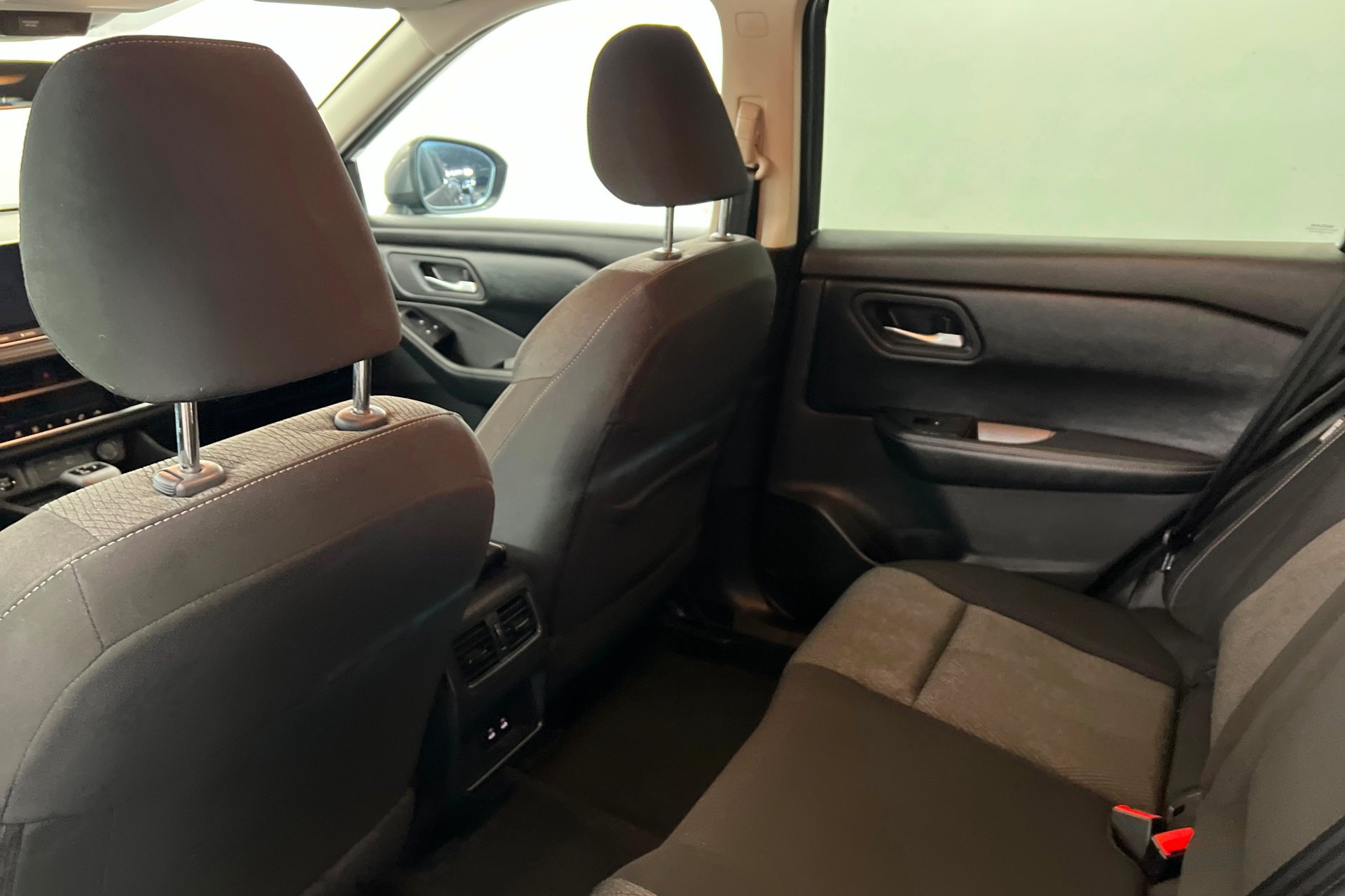 2024 Nissan Rogue SV - Photo 20