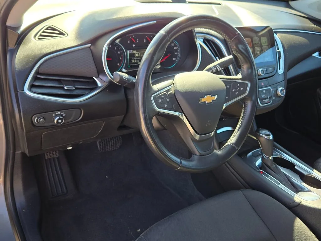 Used 2018 Gray Chevrolet LT image 17