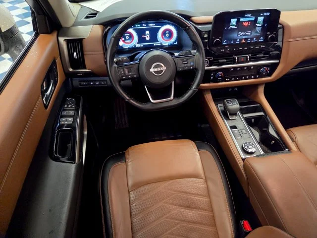 Used 2024 White Nissan Platinum image 21