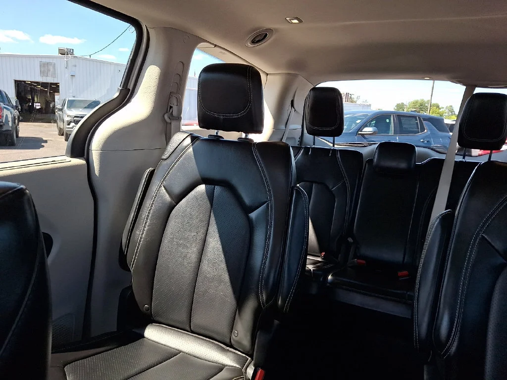 Used 2024 Silver Mist Cle Chrysler Touring L image 19