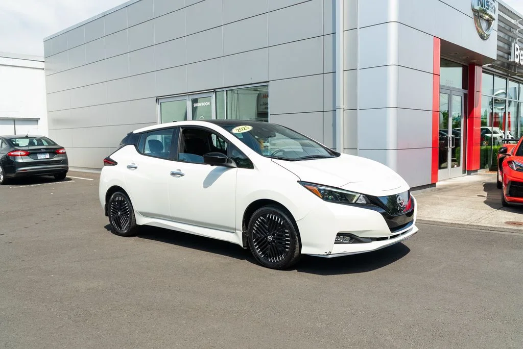 Used 2025 Black Nissan SV Plus image 28