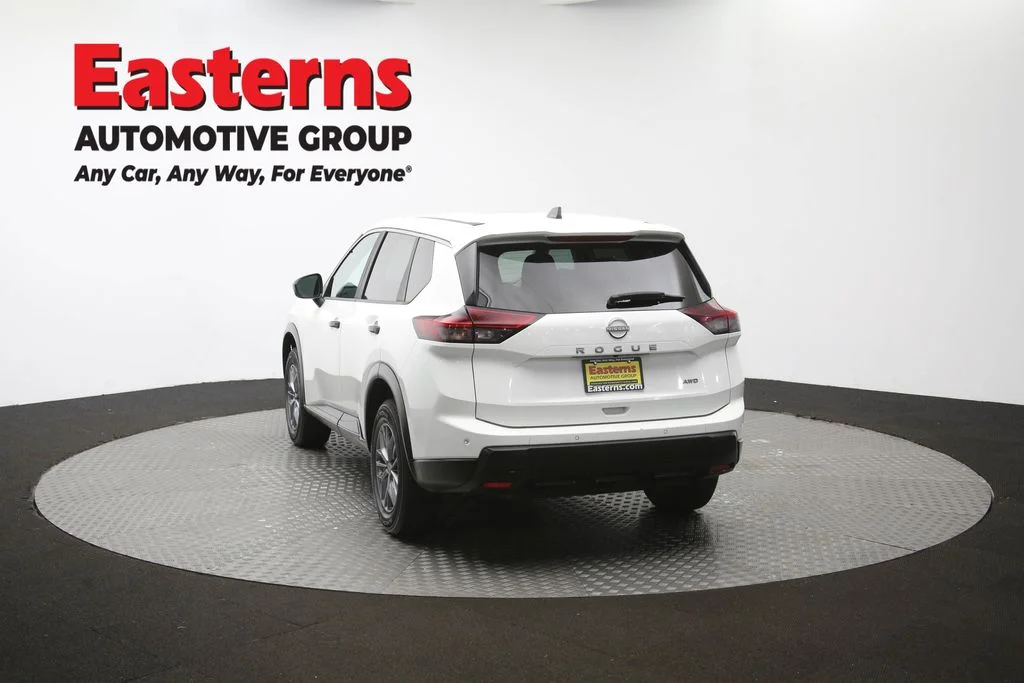 Used 2024 White Nissan S image 37