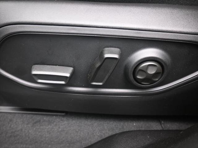 New 2026 Silver Zynith Exterior Paint Jeep Laredo image 33