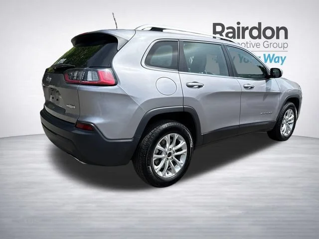 Used 2019 Billet Silver Metallic Clearcoat Jeep Latitude image 7