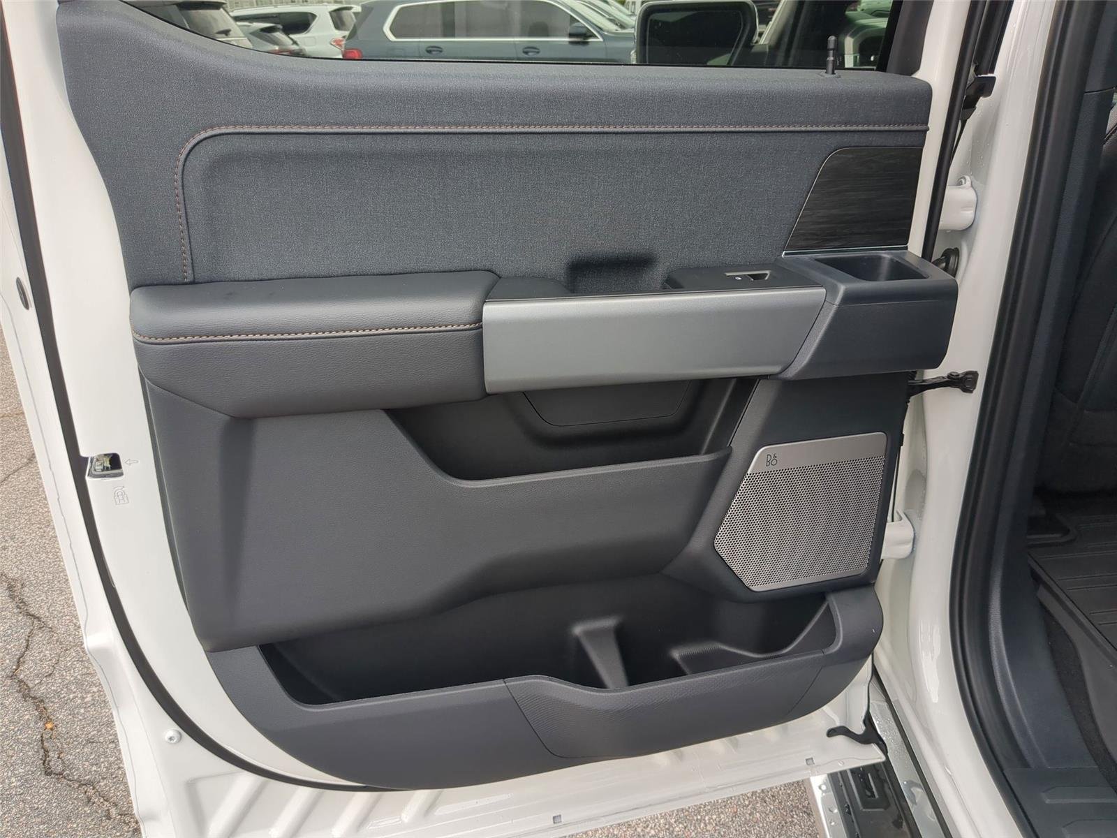 New 2026 Star White Metallic Tri-Coat Ford Lariat® image 32