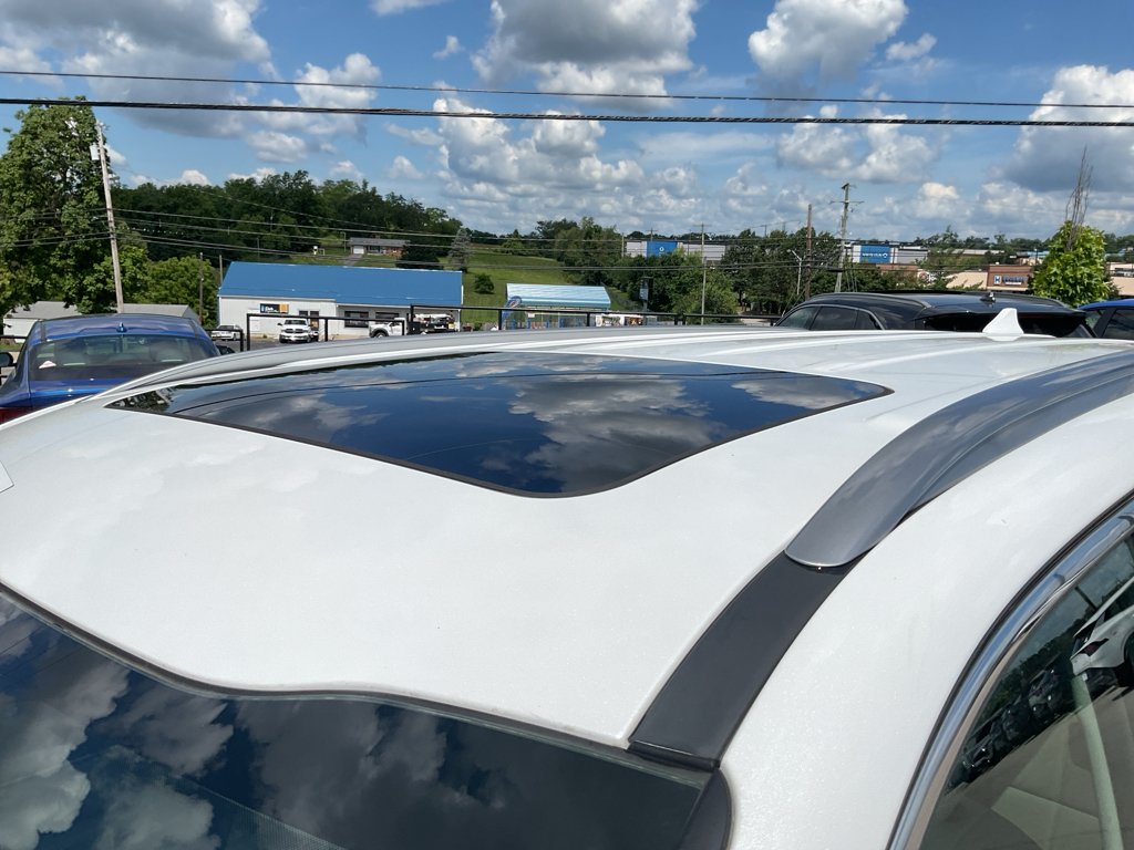 Used 2020 Snow White Pearl Kia EX image 6