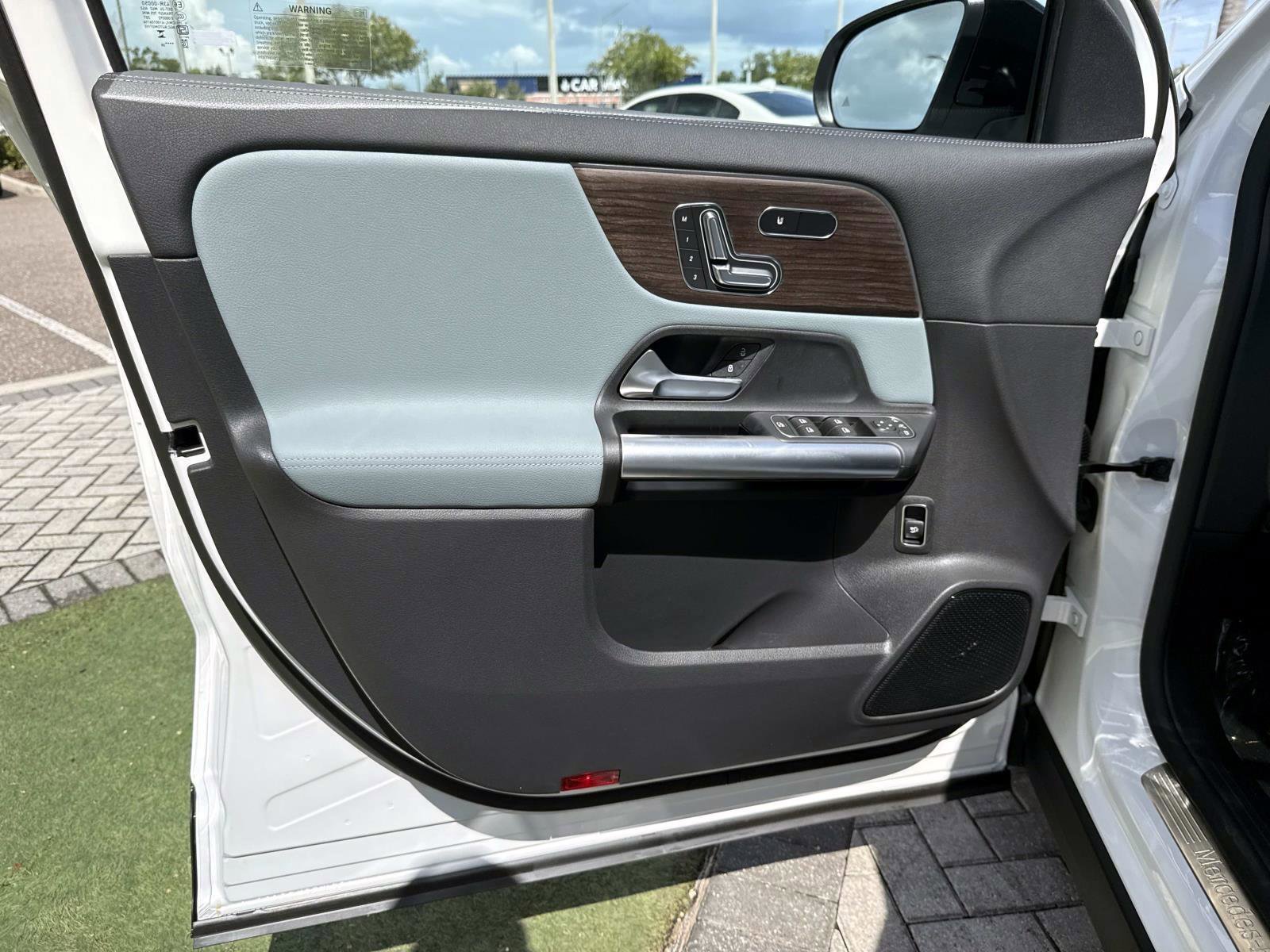 New 2026 Polar White Mercedes-Benz 250 SUV image 16