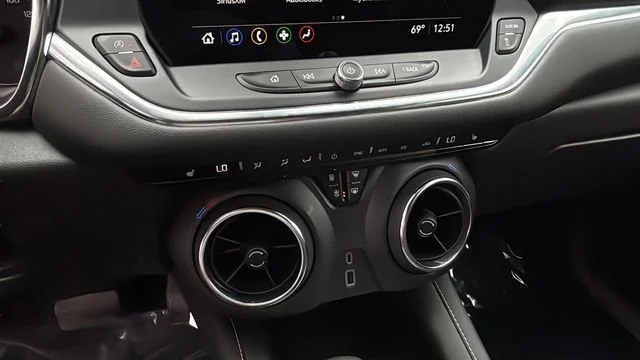 Used 2025 Black Chevrolet 2LT image 30
