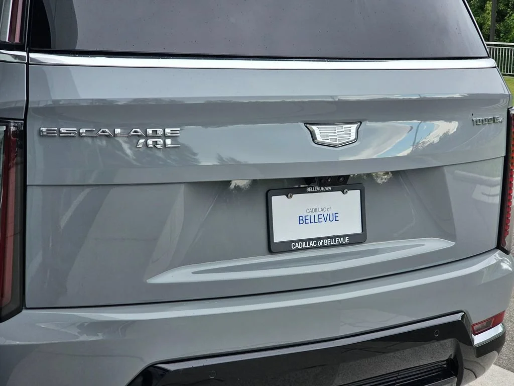 New 2026 Luna Metallic Cadillac Luxury image 15