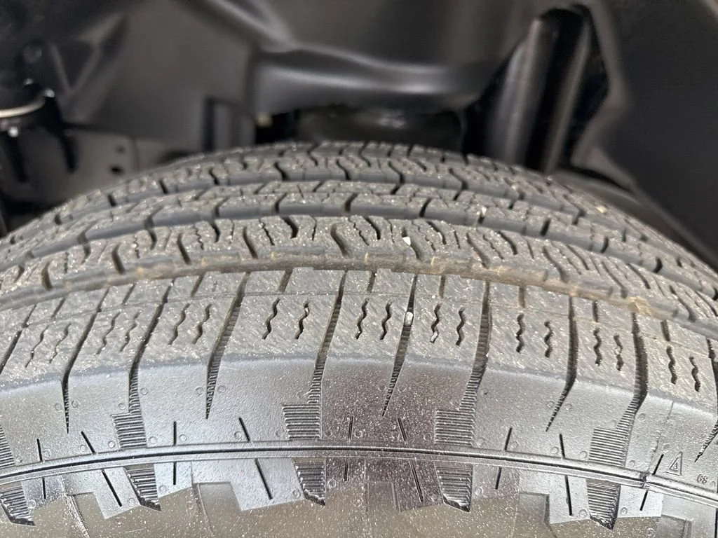 Used 2025 White Jeep Sport S image 34