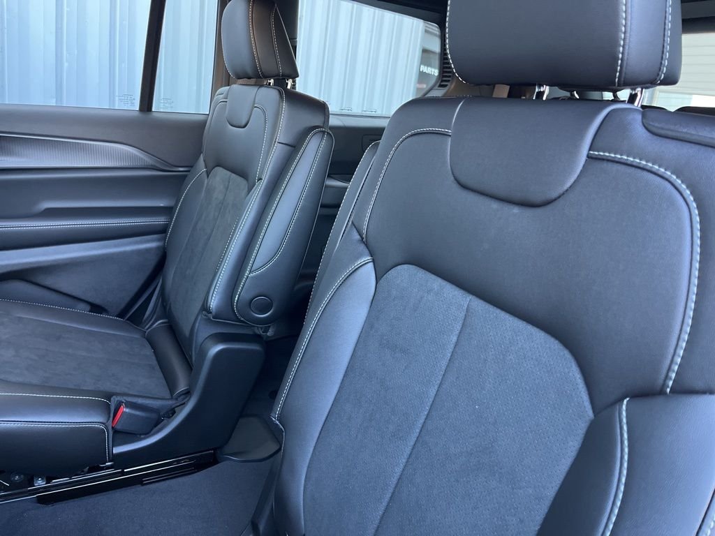 New 2025 Silver Zynith Exterior Paint Jeep Altitude X image 40
