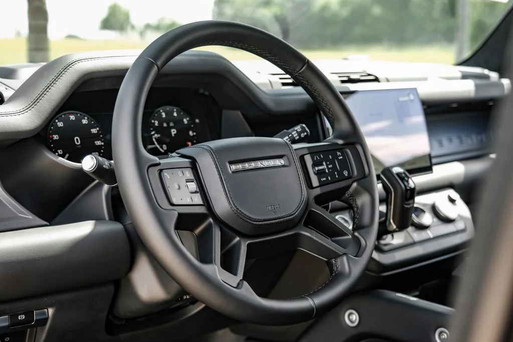 2025 Land Rover Defender V8 - Photo 19
