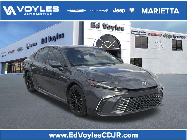 2025 Toyota Camry SE Hyb