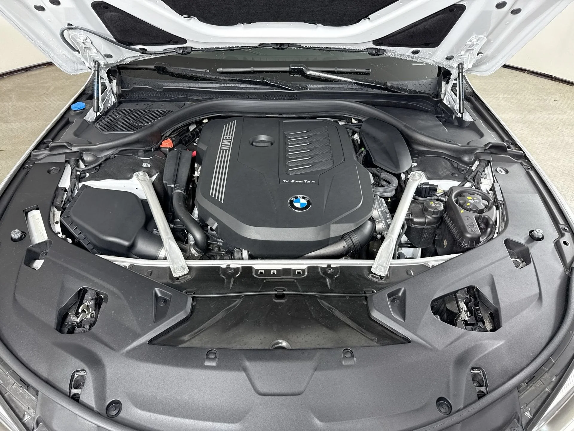 Used 2025 Mineral White Metallic BMW 840i image 21