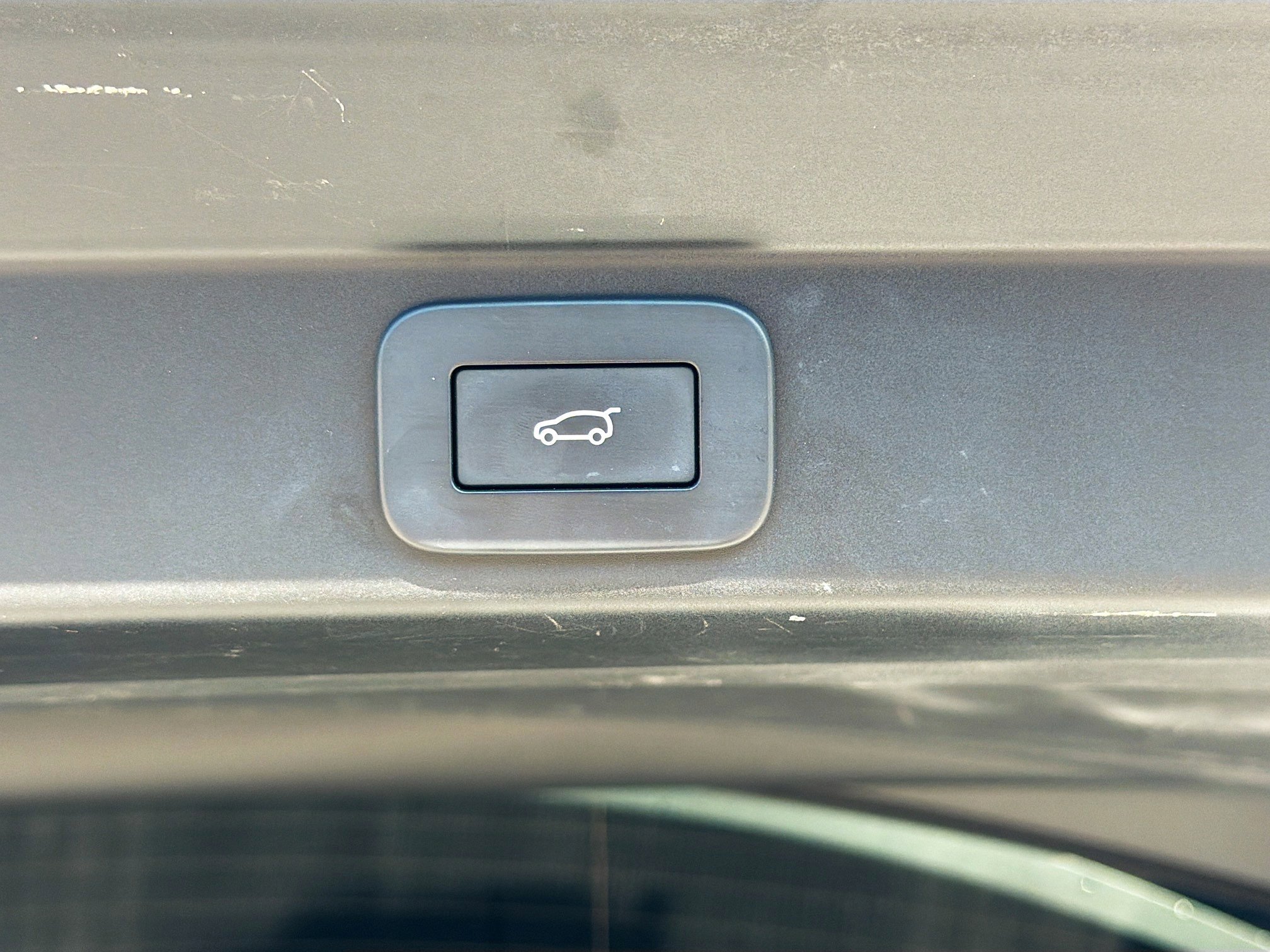 Used 2023 Fuji White Land Rover SE Dynamic image 14