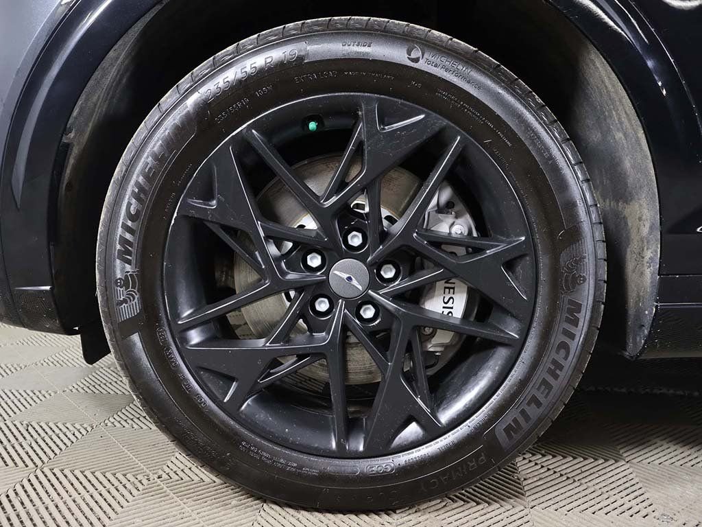 Used 2025 Black Genesis 2.5T image 19