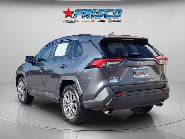 Used 2019 Gray Toyota XLE Premium image 5