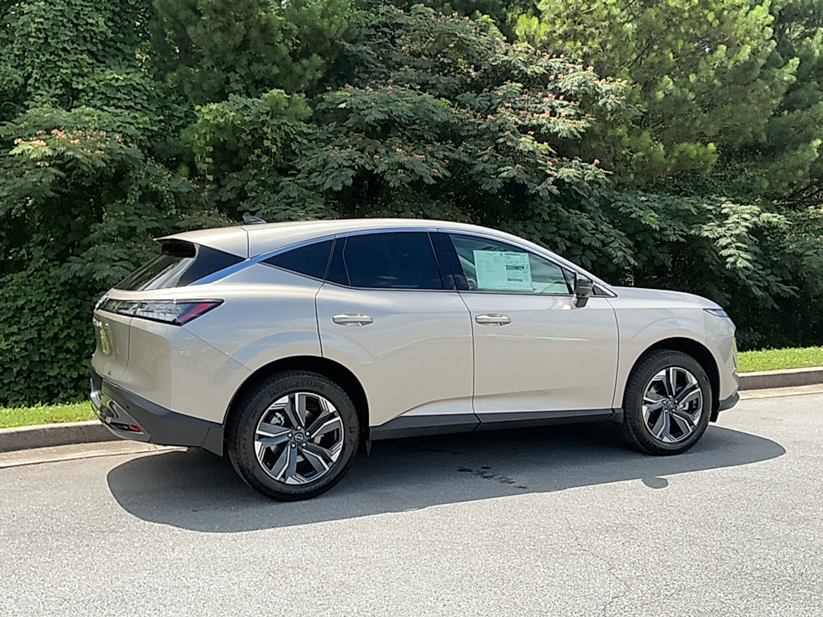 New 2026 Champagne Silver Metallic Nissan SL image 2