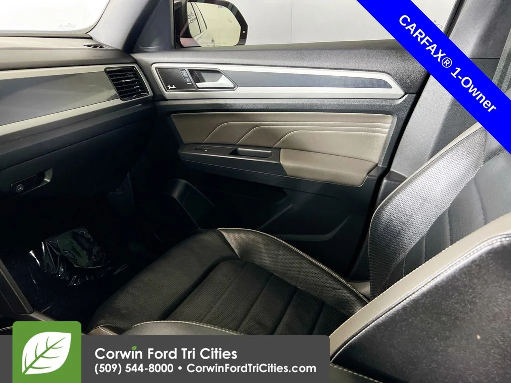 Used 2021 Deep Black Pearl Effect Volkswagen 3.6L V6 SEL Premium R-Line image 29