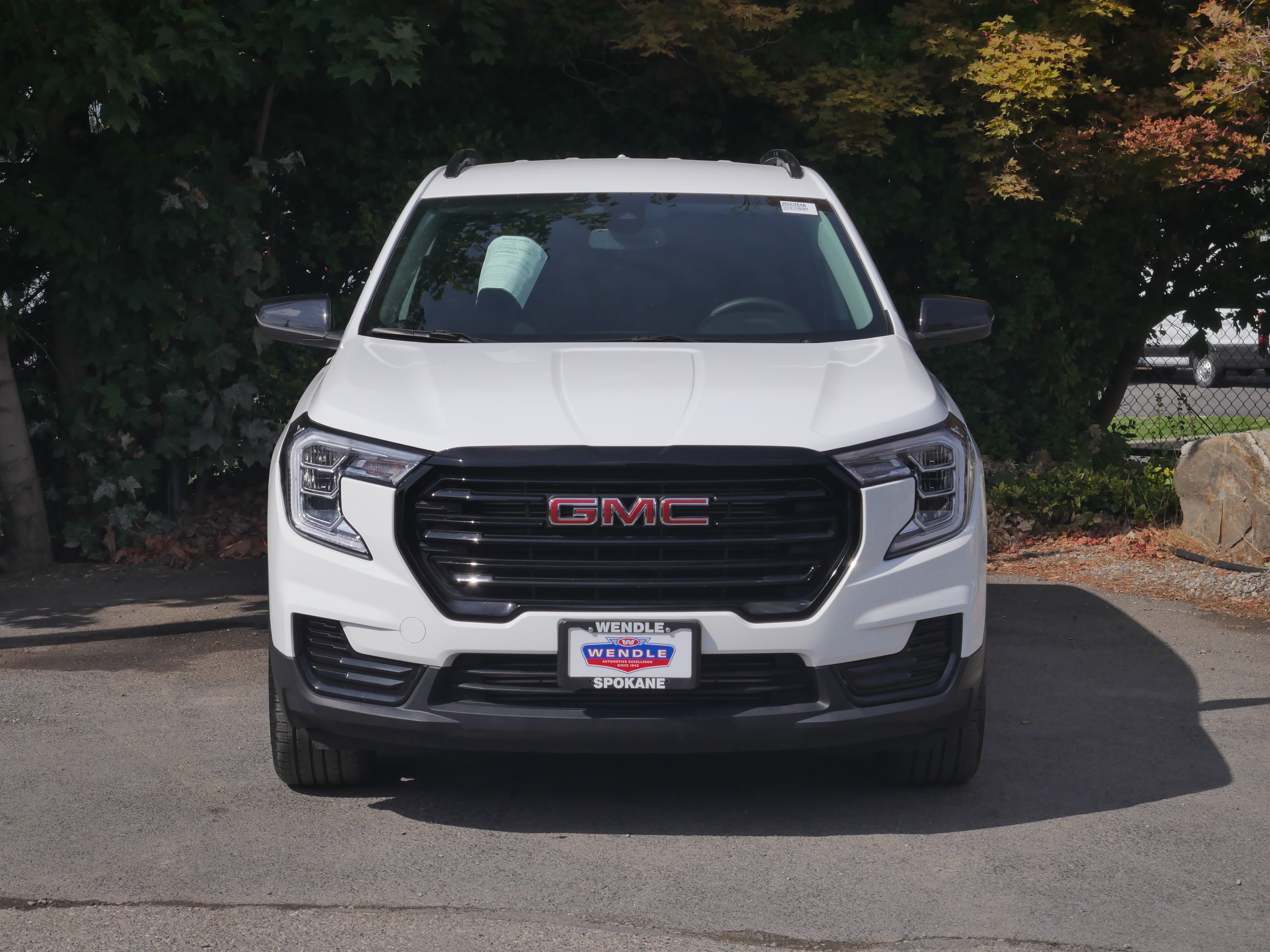 Used 2024 Summit White GMC SLE image 33