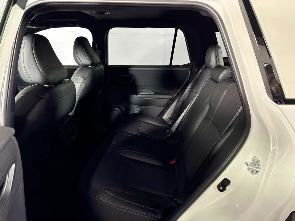 New 2026 CRYSTAL WHITE PEARL Subaru Limited image 21