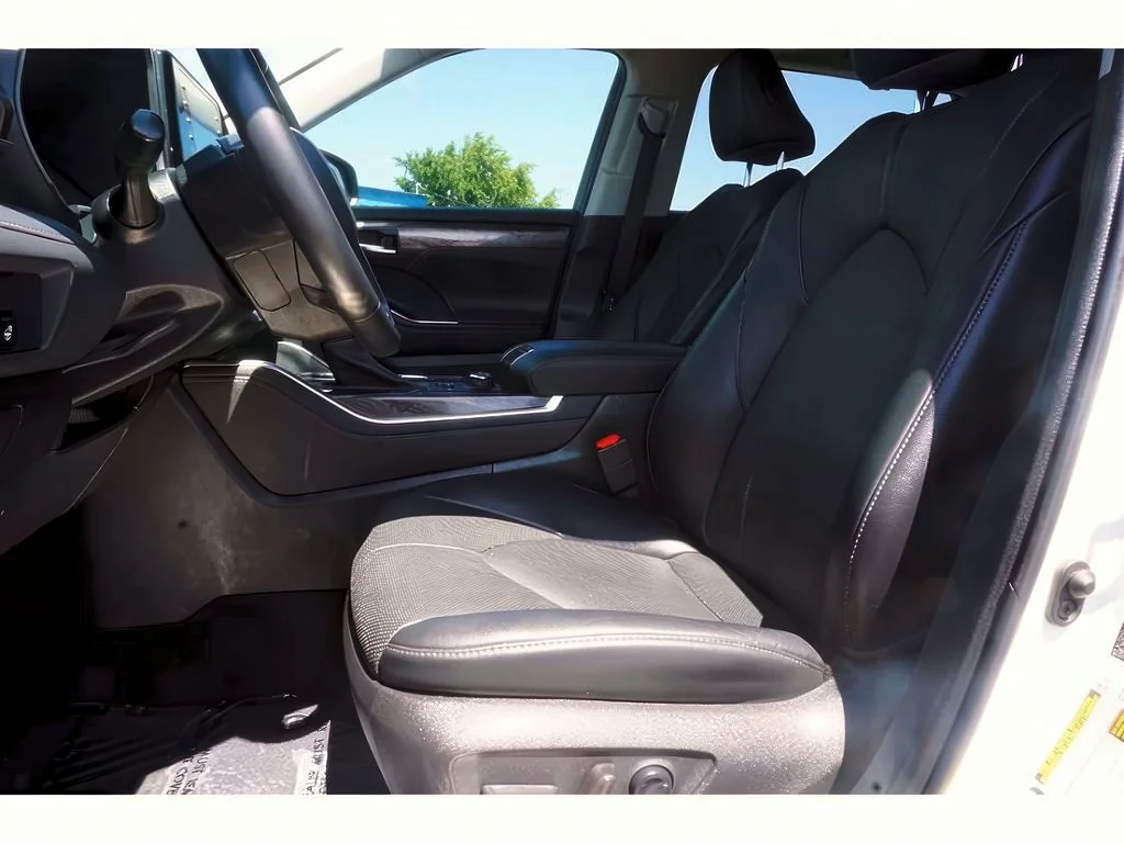 2022 Toyota Highlander Limited - Photo 12