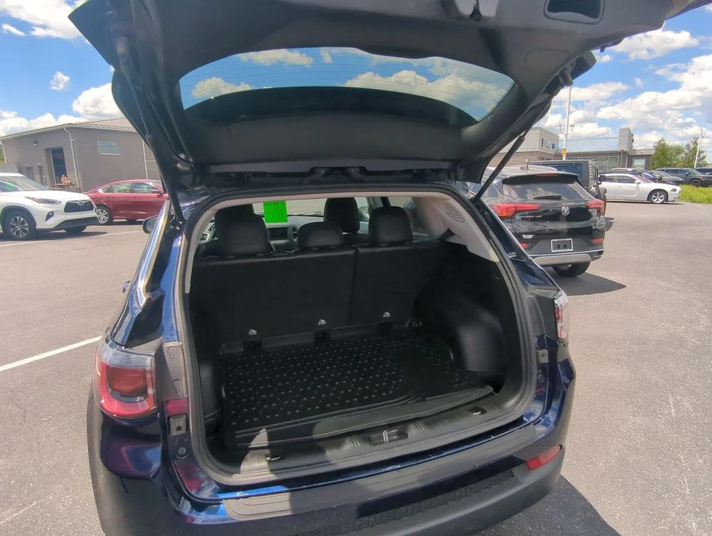 Used 2021 Blue Jeep Latitude image 23
