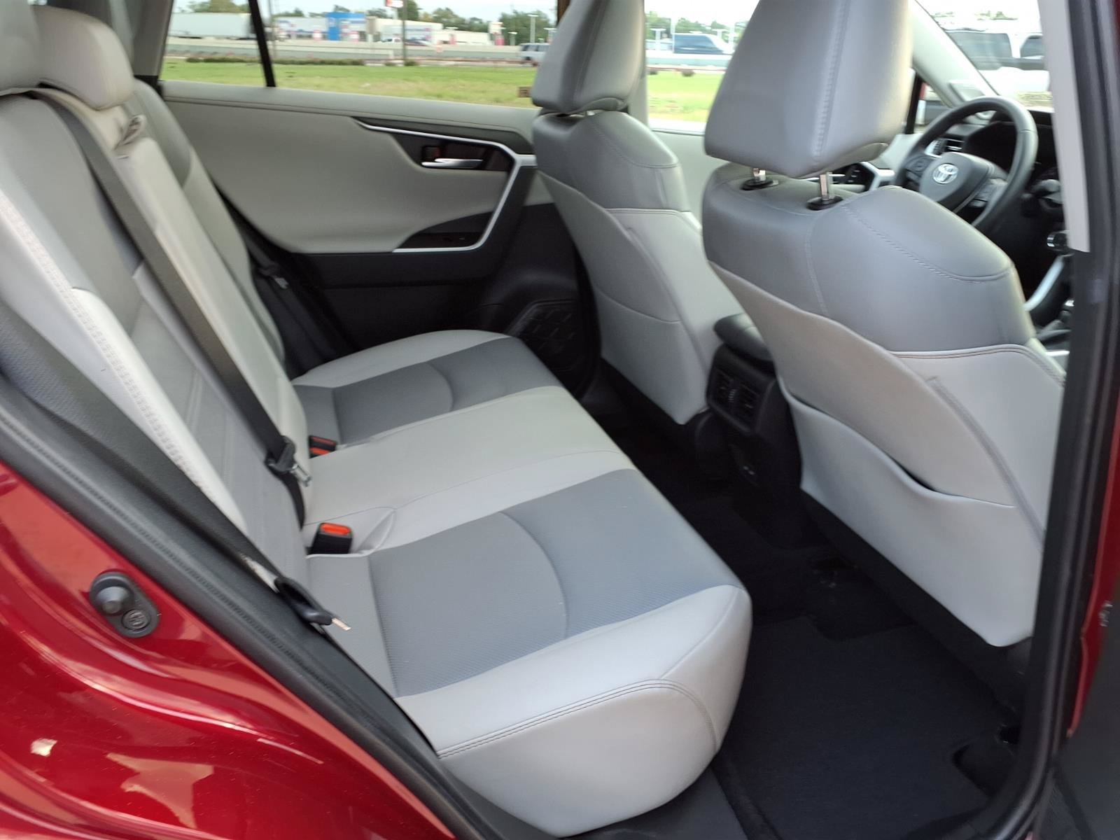Certified Used 2022 Pearl Toyota Limited image 21