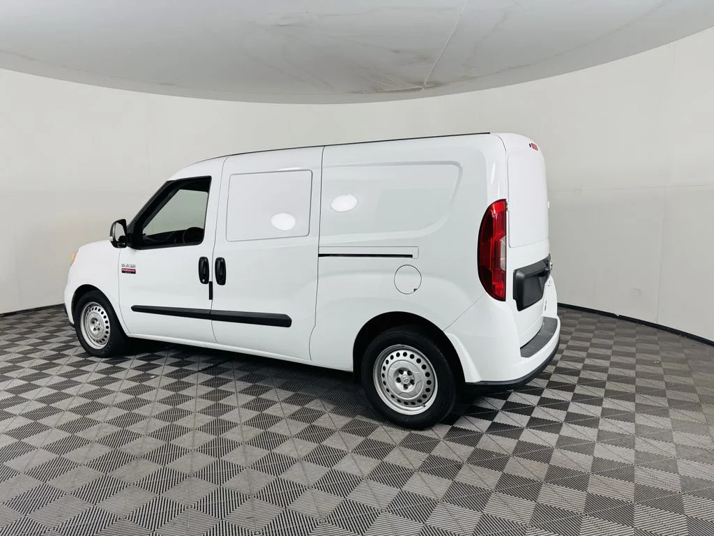 Used 2022 White Ram Base image 16