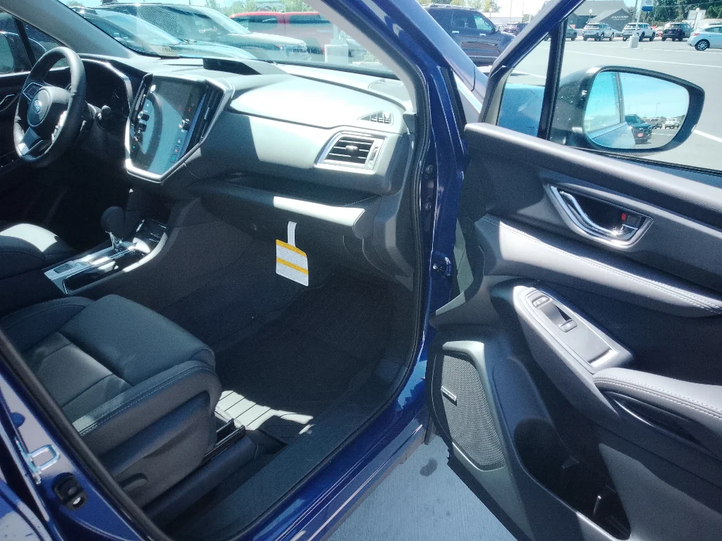 New 2026 SAPPHIRE BLUE PEARL Subaru Limited 7-Passenger image 17