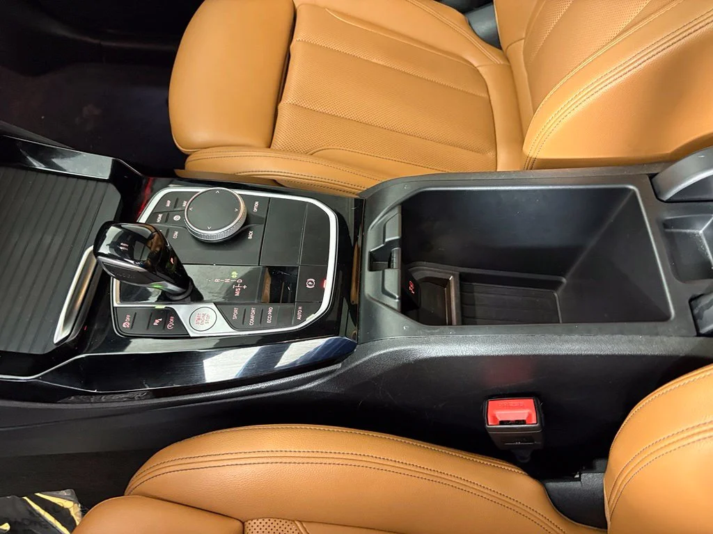 Used 2022 Black BMW sDrive30i image 31