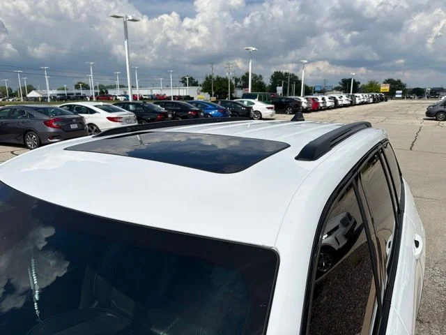 Used 2022 White Jeep Altitude image 11