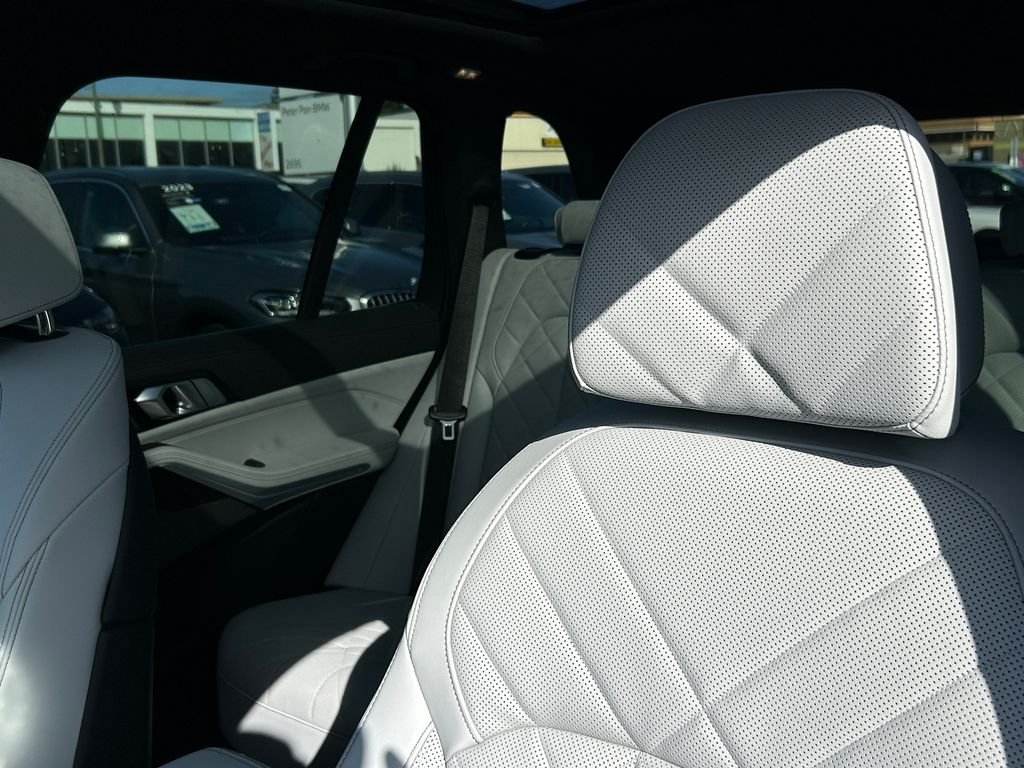 New 2026 Tanzanite Blue II Metallic BMW xDrive50e image 14