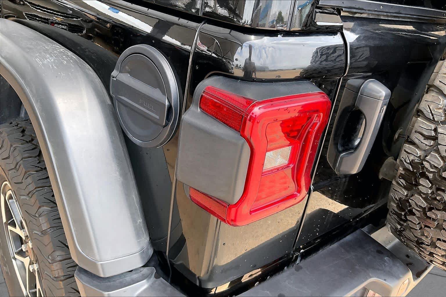 Used 2025 Black Clearcoat Jeep Rubicon image 27